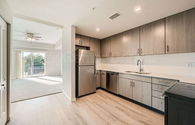 1 bed, 1 bath, 658 sqft, $1,300, Unit 104