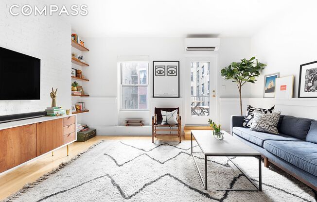 258 W 93 ST