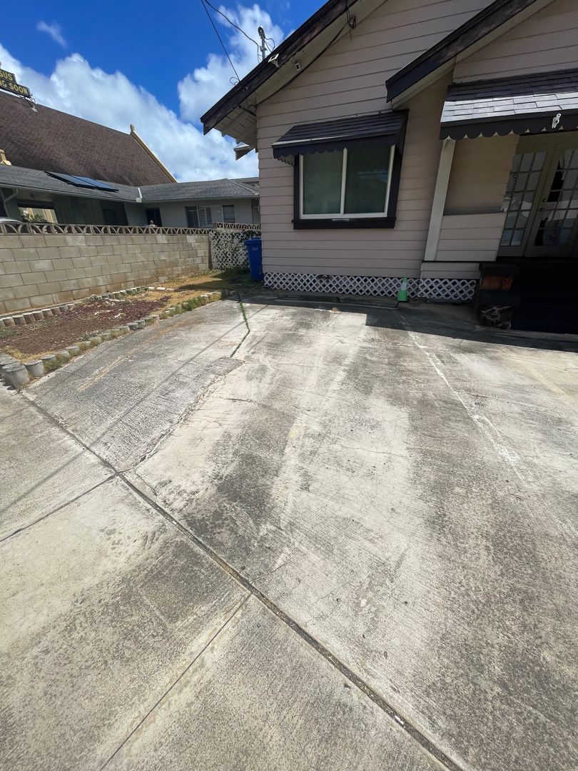 1347 Palolo Avenue