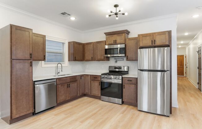 3 beds, 2 baths, $1,750, Unit Ebony Ballard