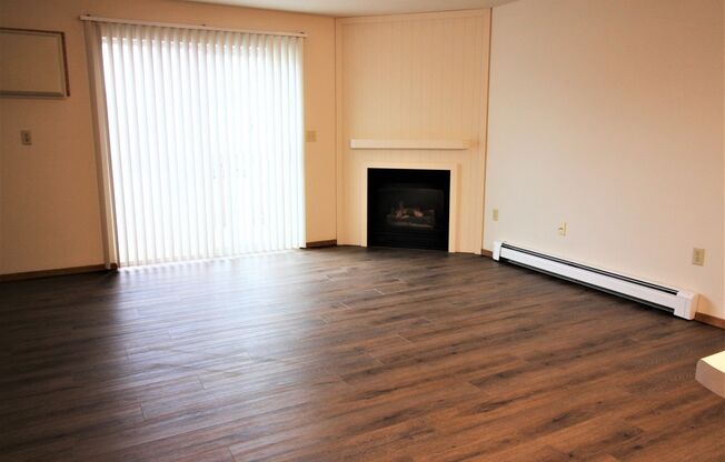 3 beds, 1.5 baths, 1,109 sqft, $1,449, Unit WE 1004-03