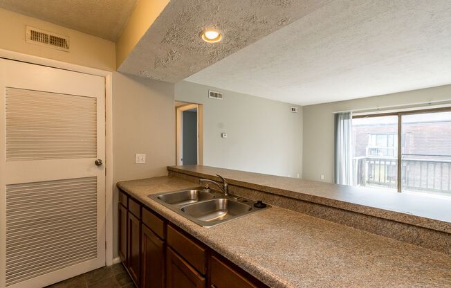 1 bed, 1 bath, 705 sqft, $895, Unit Unit 1120-09