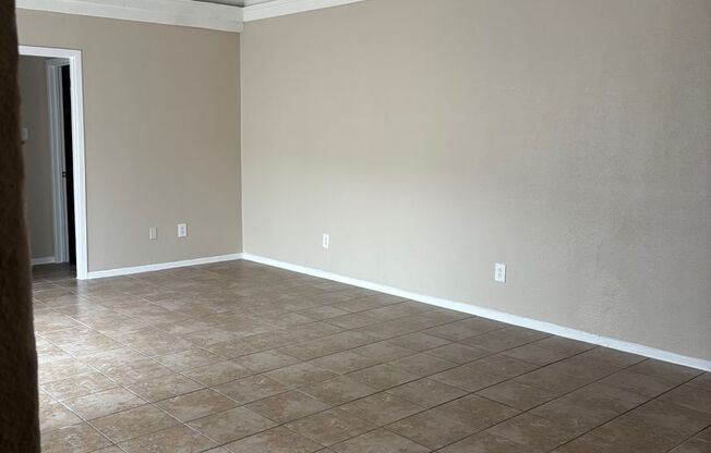 3 beds, 2 baths, 1,200 sqft, $1,905, Unit 3-1636-B
