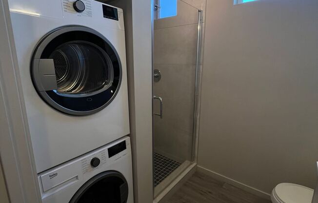 Studio, 1 bath, 295 sqft, $1,495, Unit 702