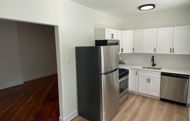 1 bed, 1 bath, 700 sqft, $2,375, Unit A11