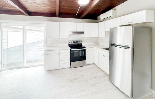 1 bed, 1 bath, 625 sqft, $1,200, Unit 09