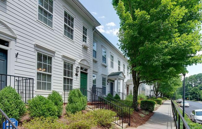 Gorgeous town home located 1/3 of a mile from downtown Matthews!