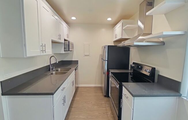 1 bed, 1 bath, 675 sqft, $1,975, Unit 28