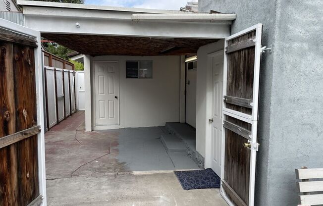 3 beds, 1 bath, 1,100 sqft, $3,800