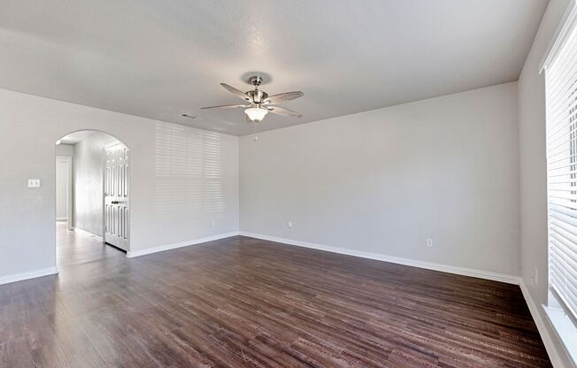 3 beds, 2 baths, 1,110 sqft, $1,550, Unit J336-101