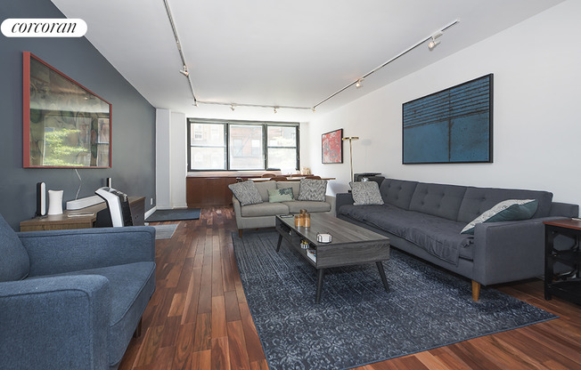 225 E 36 ST