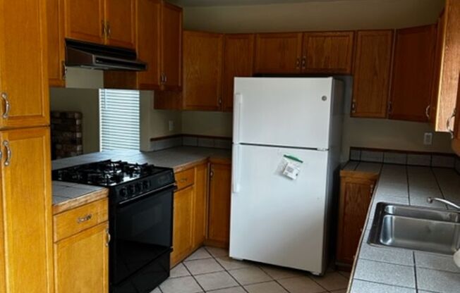 3 beds, 2 baths, $3,000