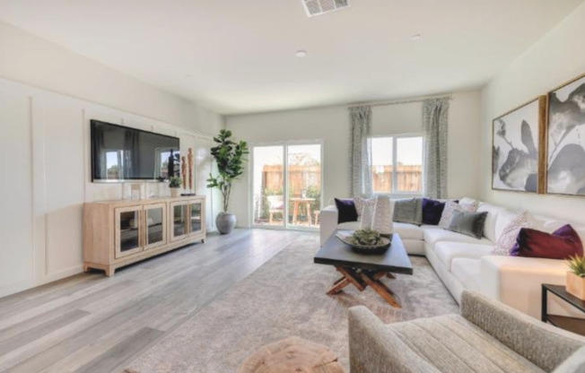 Adorable (Westlake) 4/2.5 Home Waiting For You!  See ad for viewings!