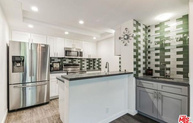 2 beds, 2 baths, 1,088 sqft, $4,395, Unit 404