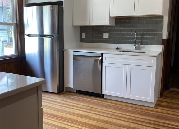 4 beds, 2 baths, 1,628 sqft, $3,750, Unit 23