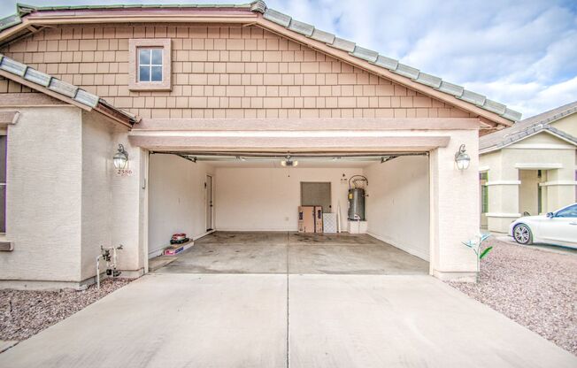 4 Bedroom in Morning Sun!!