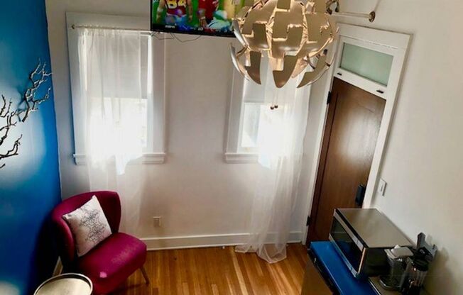 Ambassador Executive Residences, LLC