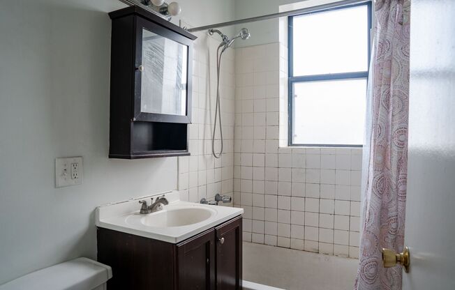 2 beds, 1 bath, 775 sqft, $1,725, Unit 3154-1