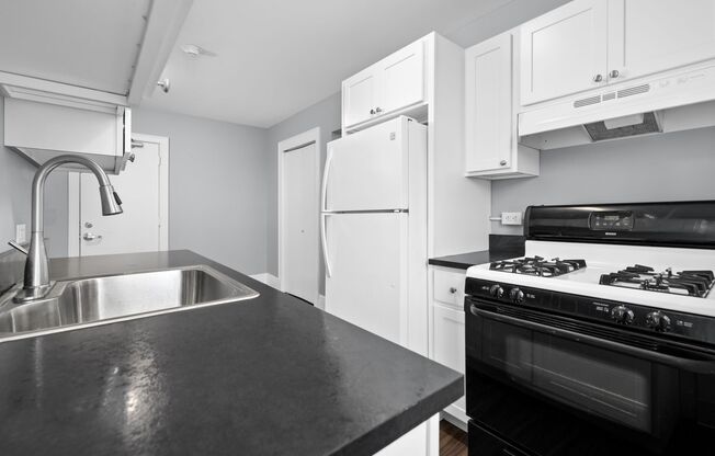 2 beds, 1 bath, 613 sqft, $1,250, Unit GH-07