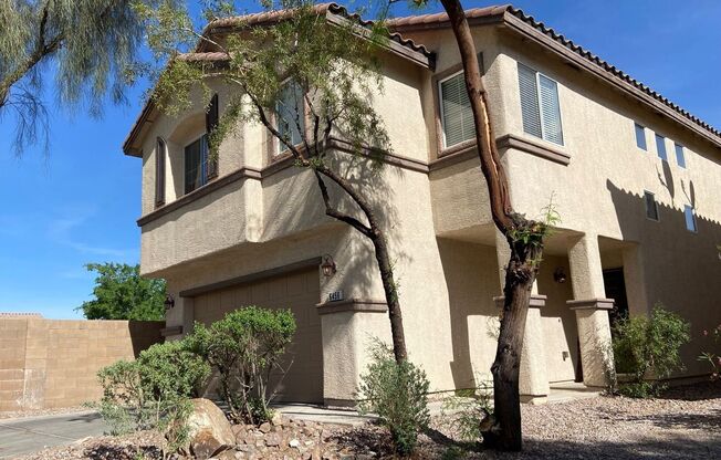 Stylishly Updated 4 Bed 2.5 Bath Corner Lot Home Near 95 & Russell with Spacious Layout & Outdoor Charm