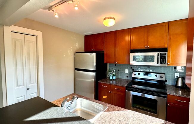 2 beds, 2 baths, $2,300