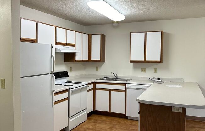 2 beds, 2 baths, $1,075, Unit 1736-205
