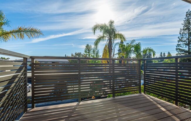 2 beds, 1 bath, 760 sqft, $1,825