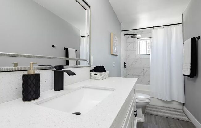 Move-In Ready 3-Bedroom Home in Prime Central Las Vegas