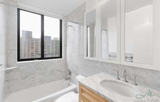 1 bed, 2 baths, $9,000, Unit 47H