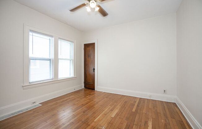 2 beds, 1 bath, $1,375, Unit Down