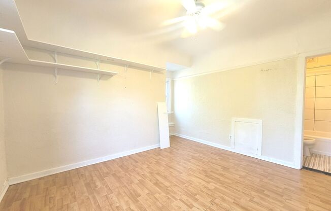 Studio, 1 bath, $775, Unit 22