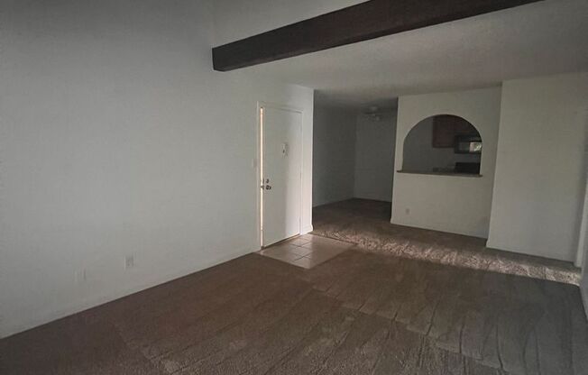 Close to UNLV, Airport, and Las Vegas Strip. GRANITE COUNTERTOPS. Comm. Pool