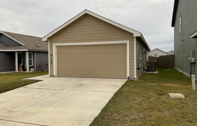 Dream Home in Seguin- 3 Bedroom / 2 Bath -Open Floor Plan- Granite Countertops