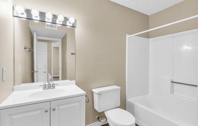 2 beds, 2 baths, 1,014 sqft, $1,194, Unit K7