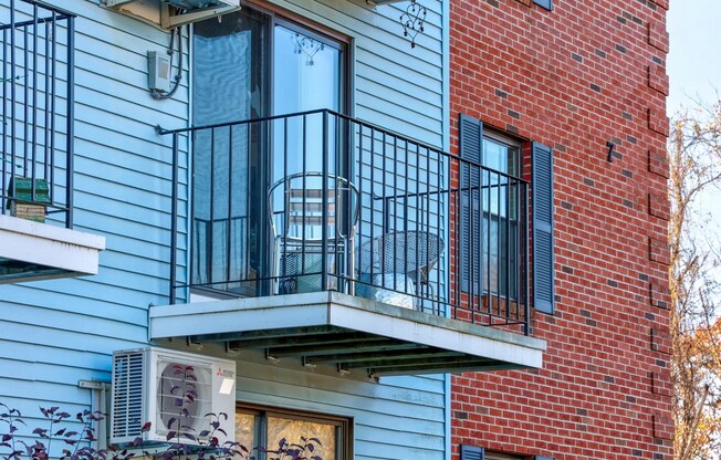 Balconies | Princeton Place Apartments in Worcester