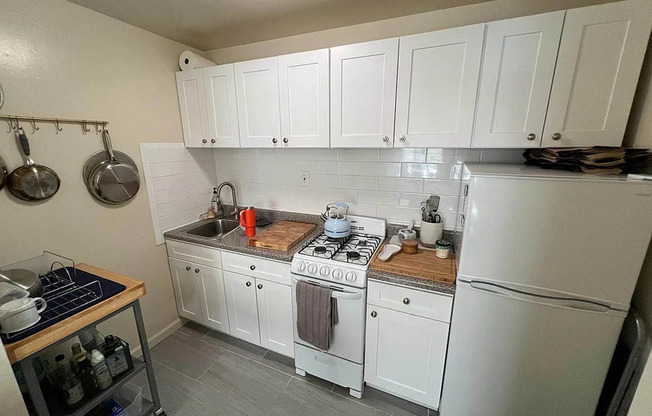 329 E 63 ST