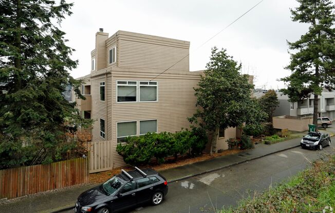 1 bed, 1 bath, 610 sqft, $1,795, Unit 611