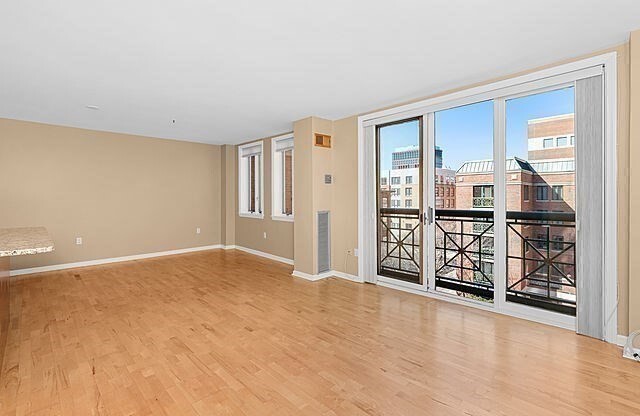 1 bed, 1 bath, 854 sqft, $3,500, Unit 428