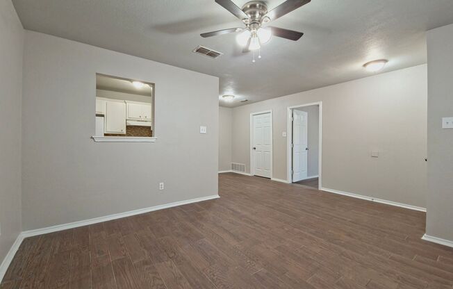 Cozy 3 bed 2 bath in Northridge