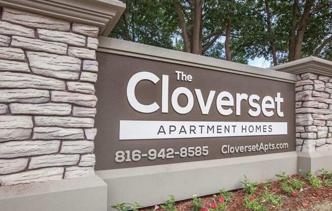Signature1 at Cloverset Valley Apartments, Kansas City
