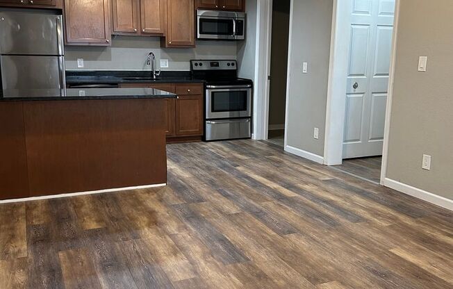 1 bed, 1 bath, 576 sqft, $1,150, Unit 260