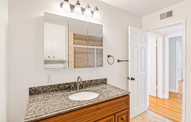 3 beds, 3 baths, 2,100 sqft, $3,750, Unit 3709