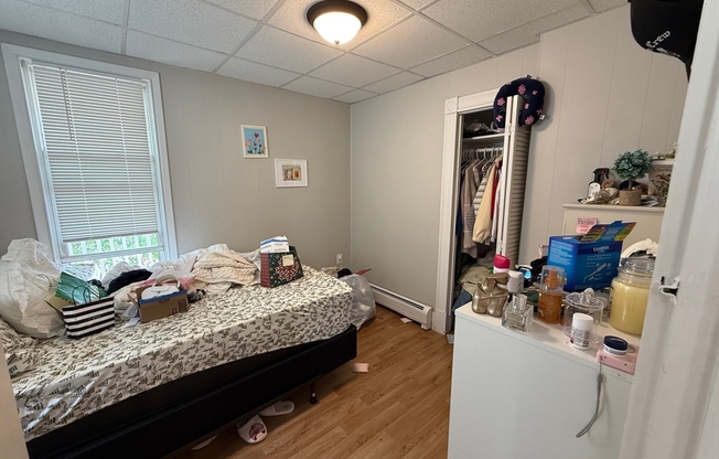 3 beds, 1 bath, 1,296 sqft, $3,400, Unit 3