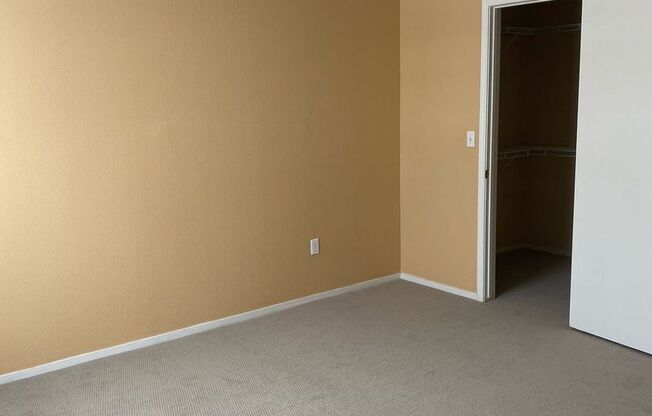 2 beds, 2 baths, $1,400