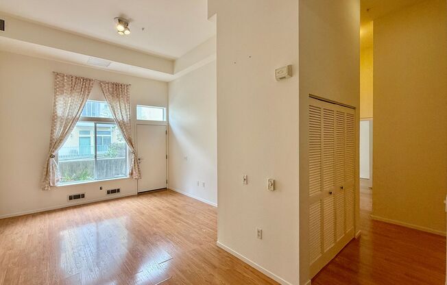 Urban Oasis on Valencia St – 2BR/1BA with Parking Included!-AMSI