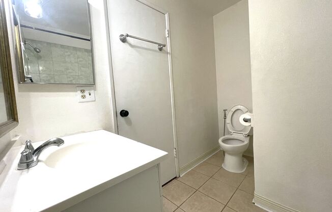 3 beds, 1 bath, $2,795