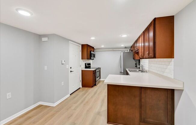 4310 Mohawk Dr