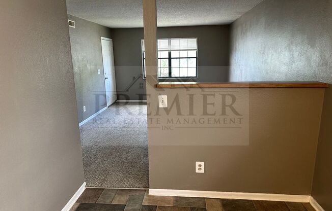 2 beds, 1 bath, $790, Unit 300-3