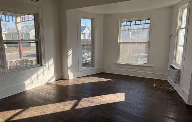 2 Week Free Move-In Special! Charming Renovated 1BR Near The Pearl & River Walk
