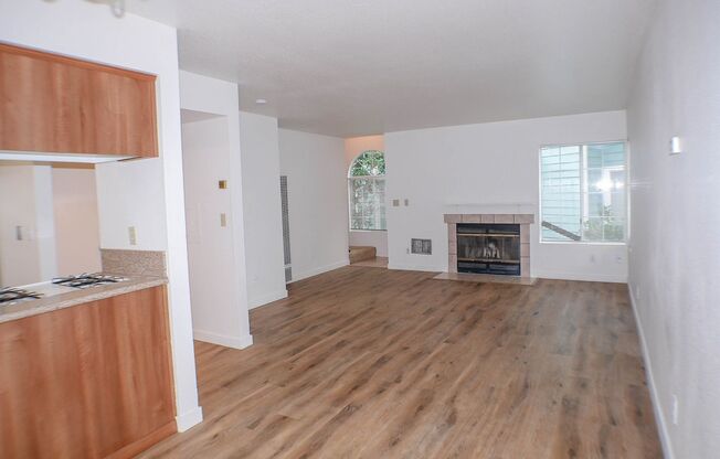 2-Story Point Loma Townhome - OPEN HOUSE, SAT., APRIL 26th from 3 - 3:30 pm